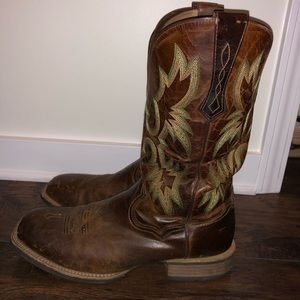 ARIAT boots 12D great condition great price